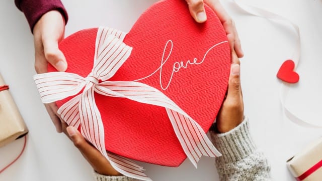 14 Best Valentine's Day Gifts For Her Under $50 She Will Love